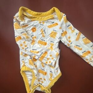 Bamboo longsleeve bodysuit- pasta print (newborn)